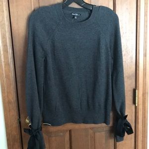 J Crew factory bell sleeve gray sweater with bows